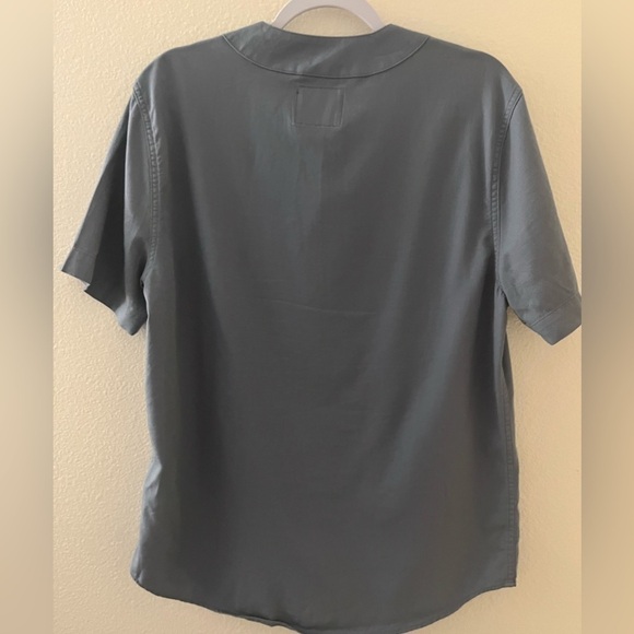 Hollister Men’s Jersey Blue Button Front Size Medium - Picture 5 of 5